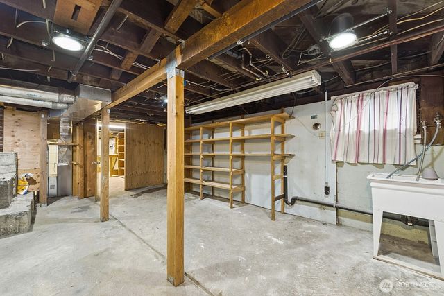 2342 N 137th Street, Seattle, WA 98133