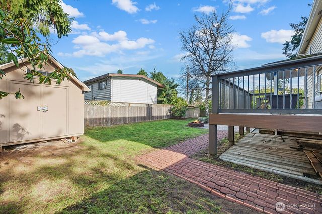 2342 N 137th Street, Seattle, WA 98133