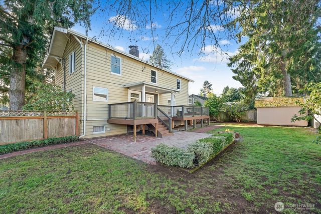 2342 N 137th Street, Seattle, WA 98133