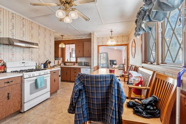 40 Archer St, Lynn, MA 01902