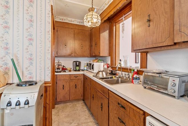 40 Archer St, Lynn, MA 01902