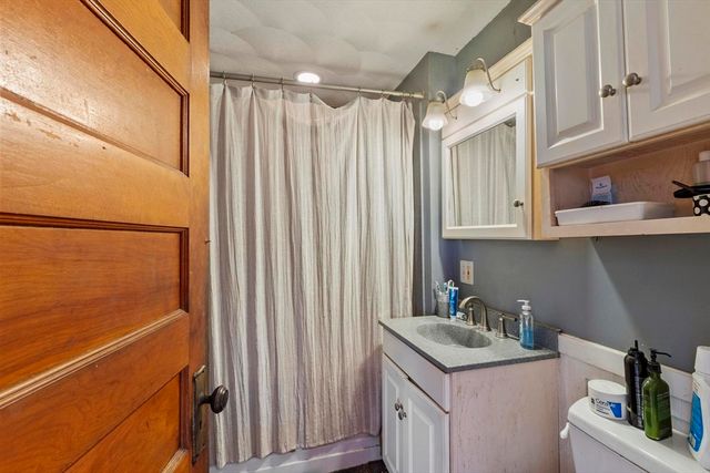 40 Archer St, Lynn, MA 01902