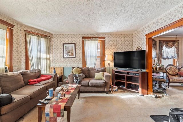 40 Archer St, Lynn, MA 01902