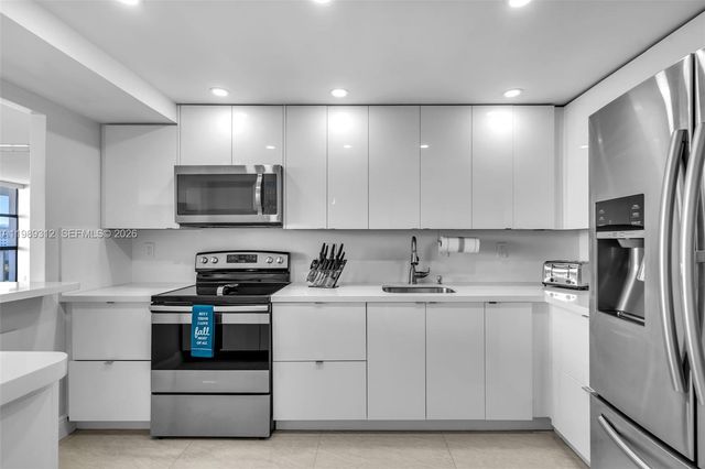 3731 N Country Club Dr 1427, Aventura, FL 33180