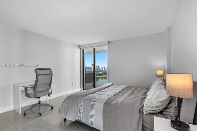 3731 N Country Club Dr 1427, Aventura, FL 33180