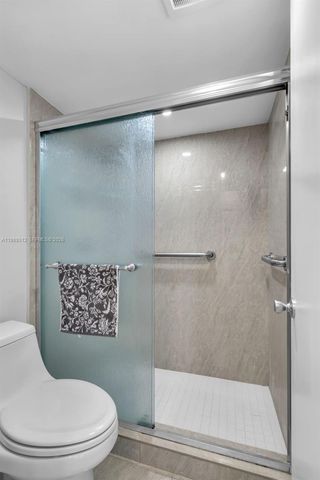 3731 N Country Club Dr 1427, Aventura, FL 33180