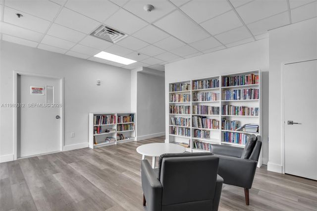 3731 N Country Club Dr 1427, Aventura, FL 33180