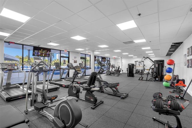 3731 N Country Club Dr 1427, Aventura, FL 33180