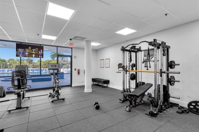 3731 N Country Club Dr 1427, Aventura, FL 33180