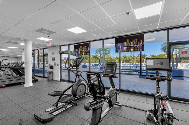 3731 N Country Club Dr 1427, Aventura, FL 33180