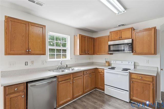 13401 Greenham Ct, Chester, VA 23831