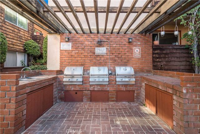 5403 Newcastle Avenue 12, Encino, CA 91316