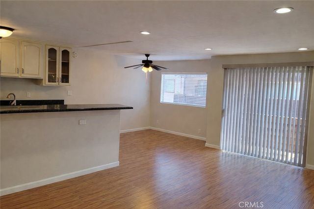 5403 Newcastle Avenue 12, Encino, CA 91316