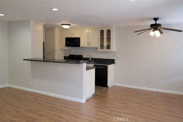 5403 Newcastle Avenue 12, Encino, CA 91316