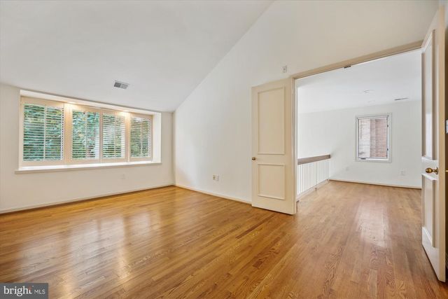 6 GOLDLEAF CT, Bethesda, MD 20817