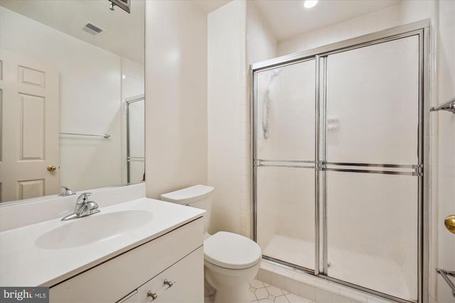 6 GOLDLEAF CT, Bethesda, MD 20817