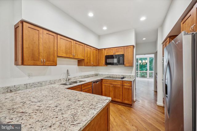 6 GOLDLEAF CT, Bethesda, MD 20817