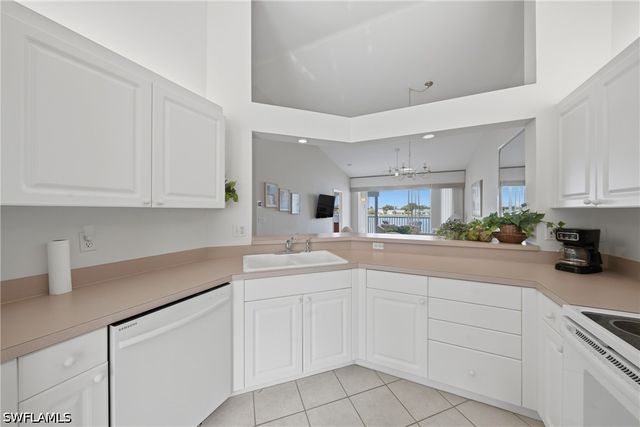 3320 W Crown Pointe BLVD 201, Naples, FL 34112