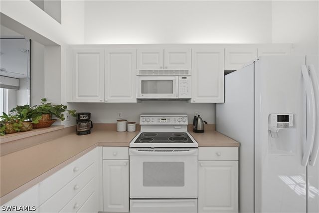 3320 W Crown Pointe BLVD 201, Naples, FL 34112