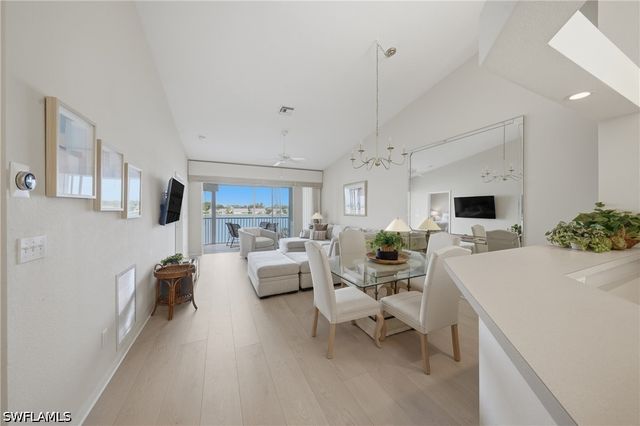 3320 W Crown Pointe BLVD 201, Naples, FL 34112