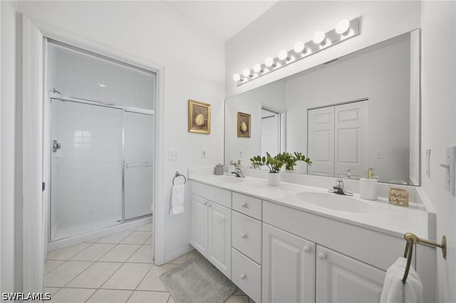 3320 W Crown Pointe BLVD 201, Naples, FL 34112