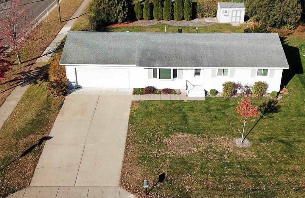 1356 21st Street W, Hastings, MN 55033