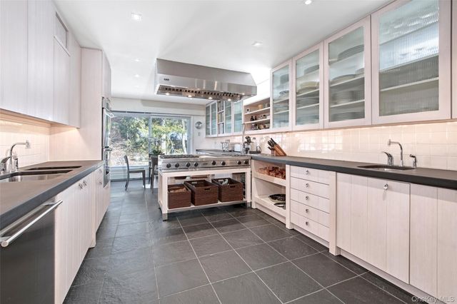 132 Ridgecrest Road, Briarcliff Manor, NY 10510