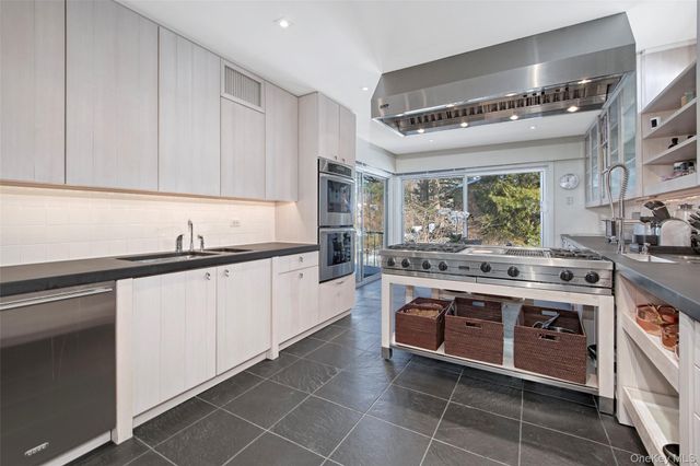 132 Ridgecrest Road, Briarcliff Manor, NY 10510