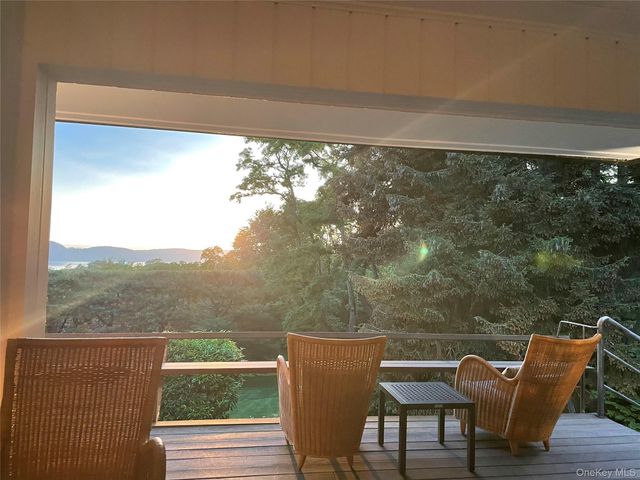 132 Ridgecrest Road, Briarcliff Manor, NY 10510