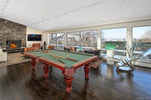 132 Ridgecrest Road, Briarcliff Manor, NY 10510