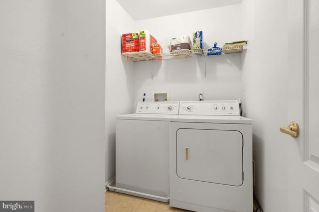 221 HAWTHORNE WAY, Riverside, NJ 08075