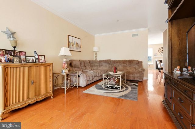221 HAWTHORNE WAY, Riverside, NJ 08075