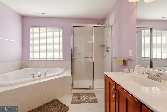 221 HAWTHORNE WAY, Riverside, NJ 08075