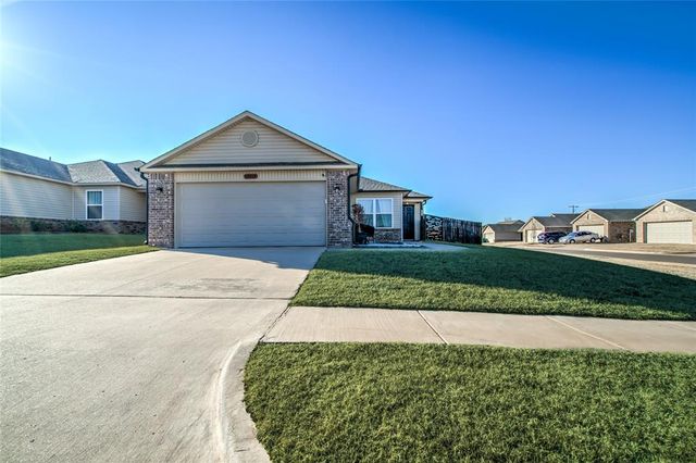 10013 Black Bear Trail, Yukon, OK 73099