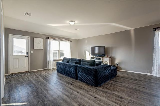 10013 Black Bear Trail, Yukon, OK 73099