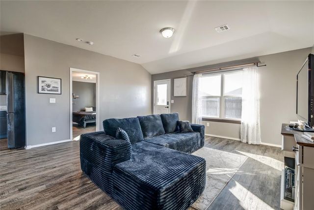 10013 Black Bear Trail, Yukon, OK 73099