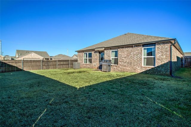 10013 Black Bear Trail, Yukon, OK 73099