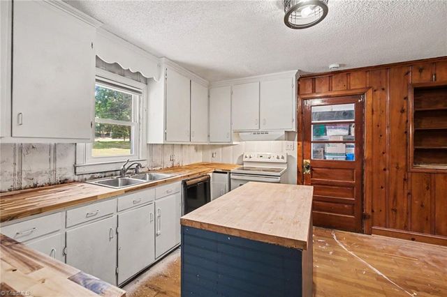 103 Arbor Drive, Lexington, NC 27292