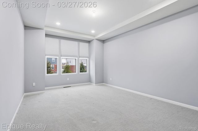 55638 Oak Pointe Drive, Shelby Charter Township, MI 48315