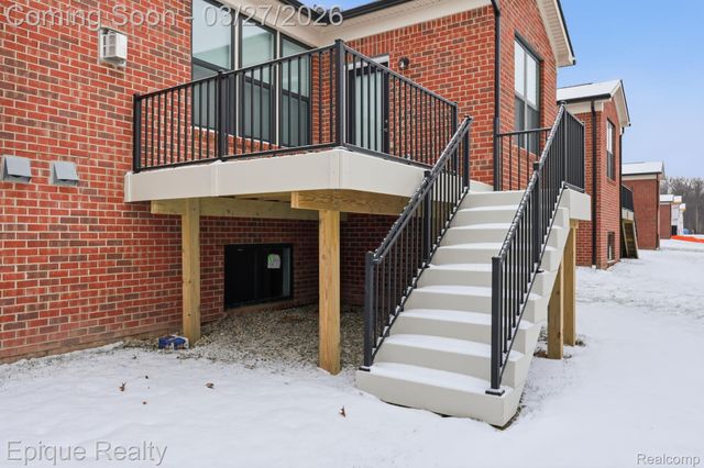 55638 Oak Pointe Drive, Shelby Charter Township, MI 48315