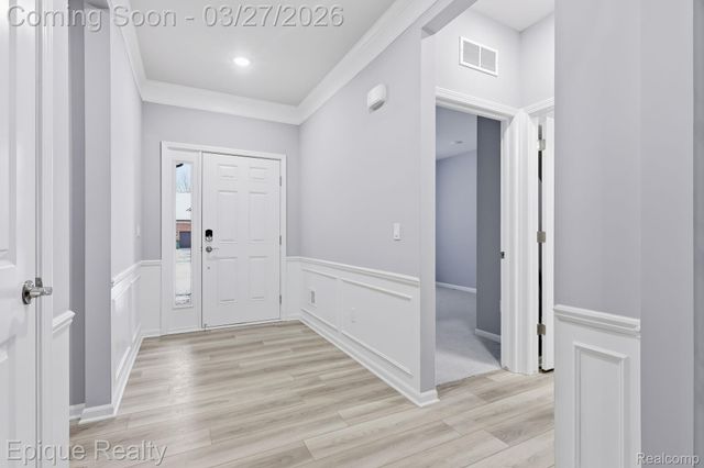 55638 Oak Pointe Drive, Shelby Charter Township, MI 48315