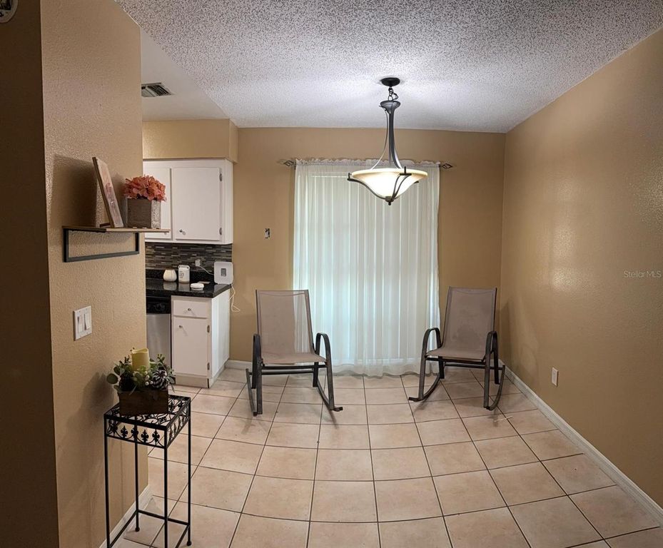 Image 5 of property listing at 5871 NORTH LANE, Orlando, FL 32808