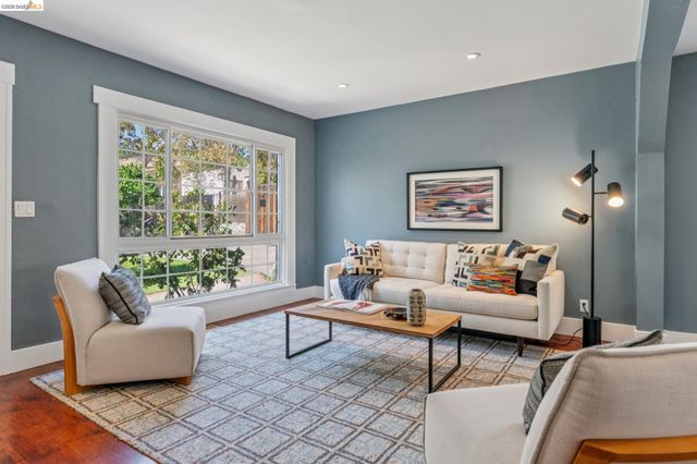 2960 106Th Ave, Oakland, CA 94605