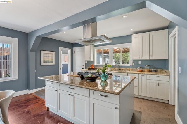 2960 106Th Ave, Oakland, CA 94605