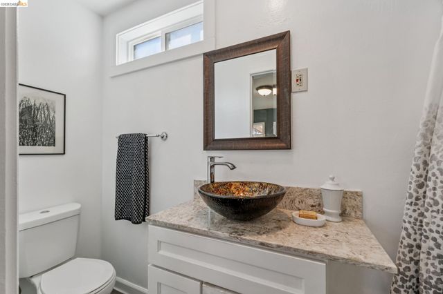 2960 106Th Ave, Oakland, CA 94605