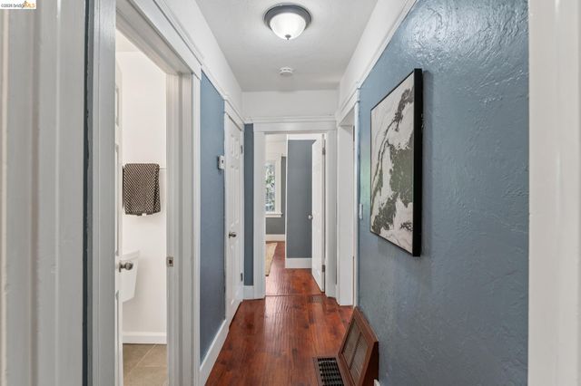 2960 106Th Ave, Oakland, CA 94605