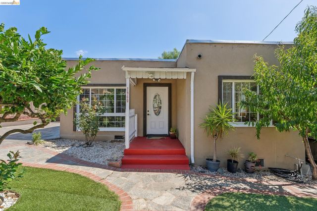 2960 106Th Ave, Oakland, CA 94605