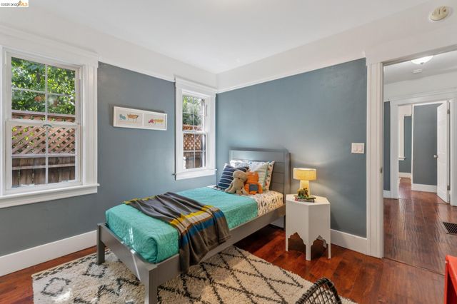 2960 106Th Ave, Oakland, CA 94605