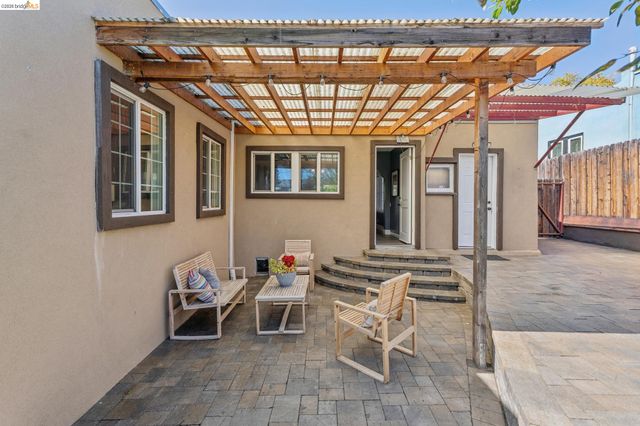 2960 106Th Ave, Oakland, CA 94605