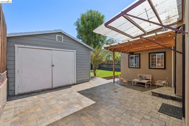 2960 106Th Ave, Oakland, CA 94605